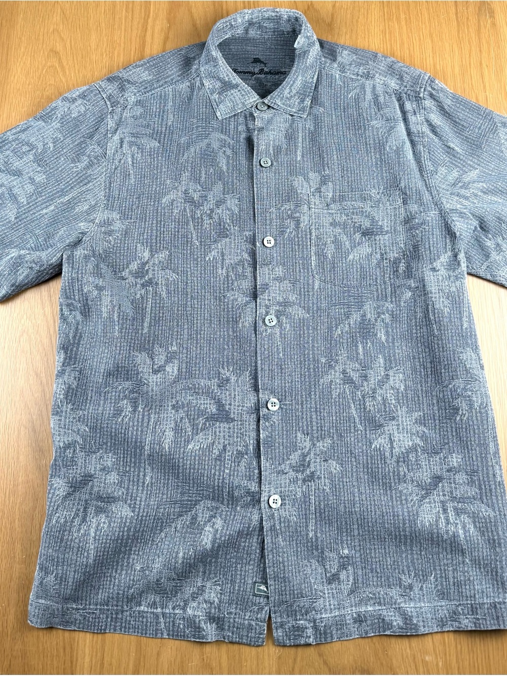 Tommy Bahama men's short-sleeve button-down in a charcoal/steel grey “M”  Silk